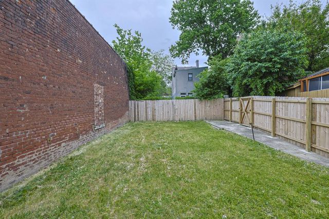 2956 Henshaw Avenue, Cincinnati, OH 45225