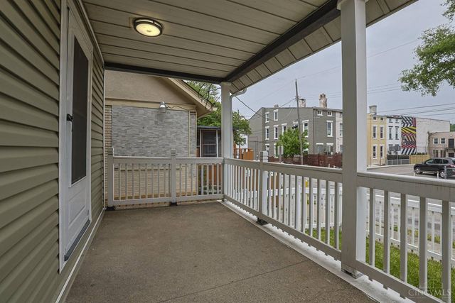 2956 Henshaw Avenue, Cincinnati, OH 45225