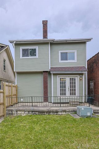 2956 Henshaw Avenue, Cincinnati, OH 45225