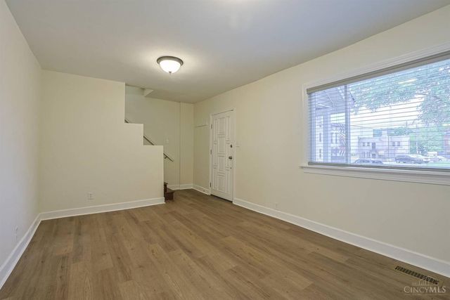 2956 Henshaw Avenue, Cincinnati, OH 45225