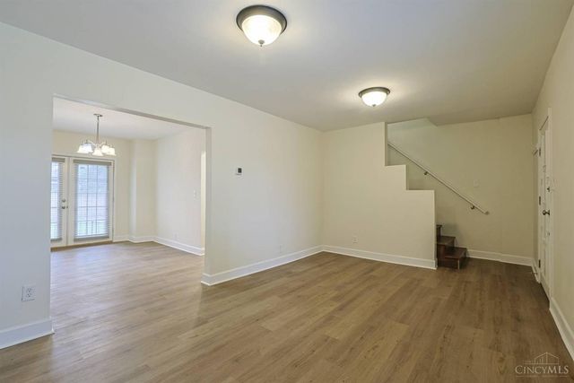 2956 Henshaw Avenue, Cincinnati, OH 45225