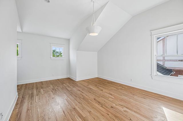1320 Sweetbriar Ave, Nashville, TN 37212
