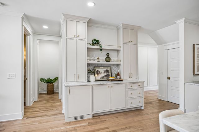 1320 Sweetbriar Ave, Nashville, TN 37212