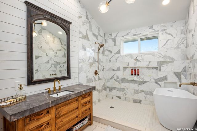 121 Simpson Rd, Comfort, TX 78013