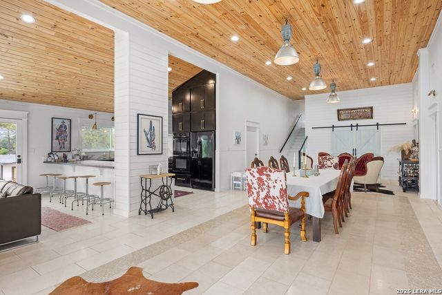 121 Simpson Rd, Comfort, TX 78013