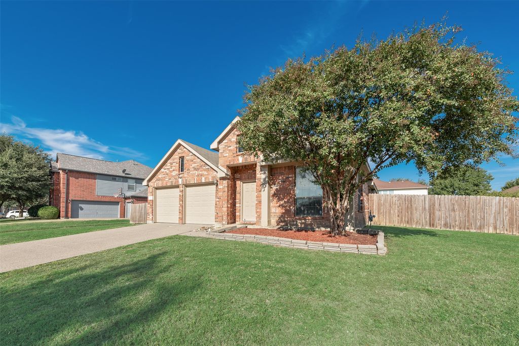 721 Honeysuckle Way, Desoto, TX 75115 — photo 2