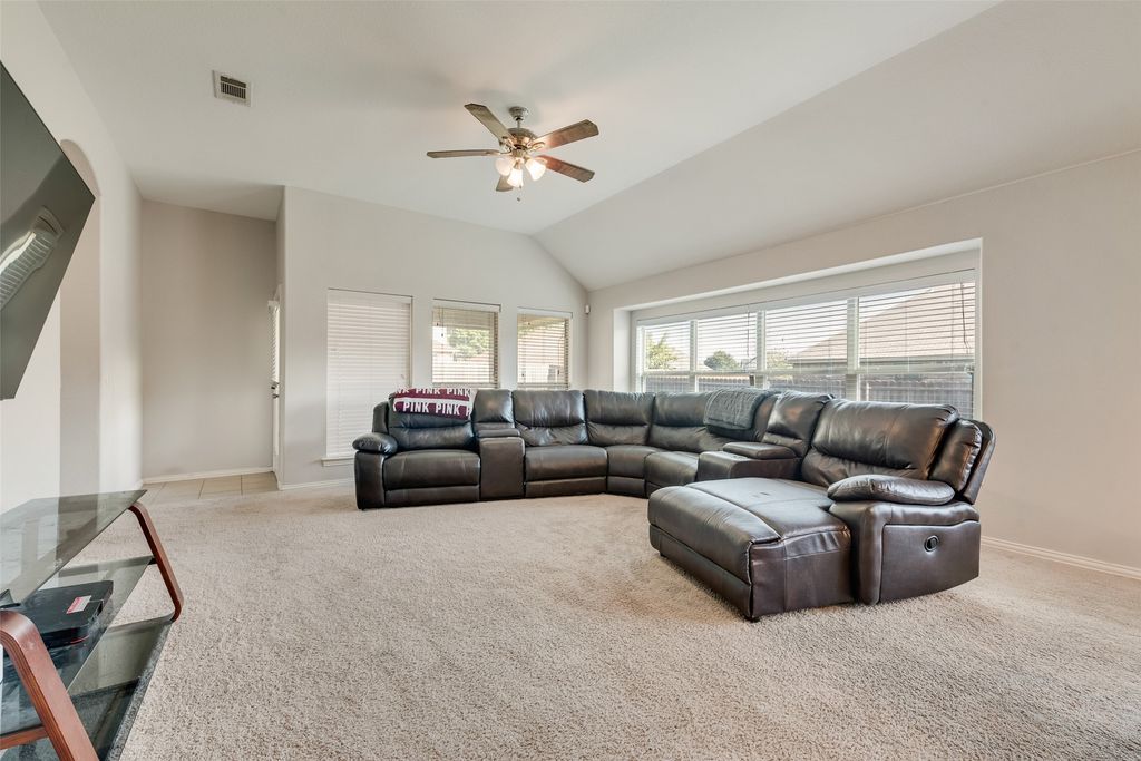 721 Honeysuckle Way, Desoto, TX 75115 — photo 4