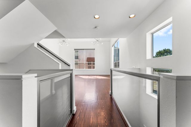 3012 Commerce Street, Houston, TX 77003