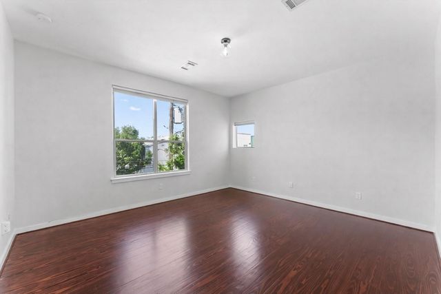 3012 Commerce Street, Houston, TX 77003