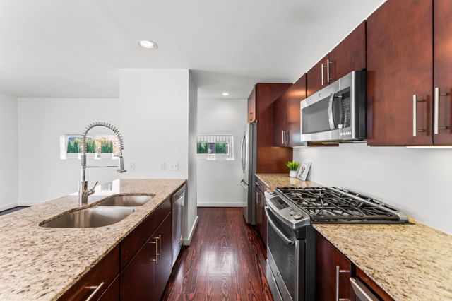 3012 Commerce Street, Houston, TX 77003