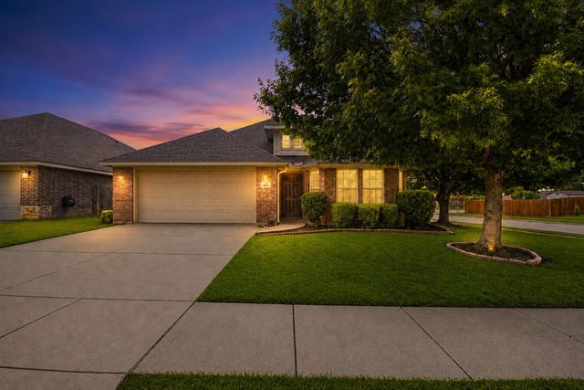 900 Cheryl Street, Crowley, TX 76036