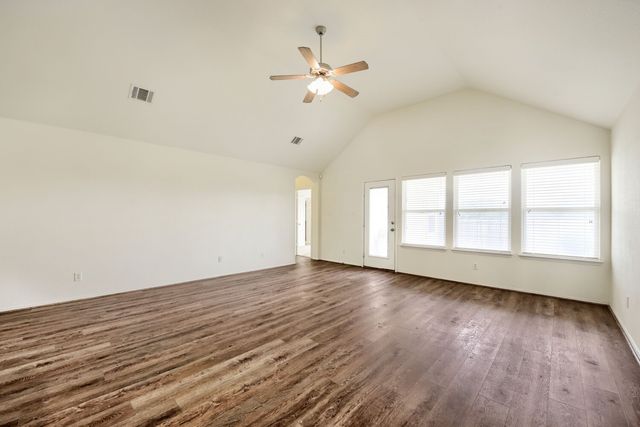 900 Cheryl Street, Crowley, TX 76036