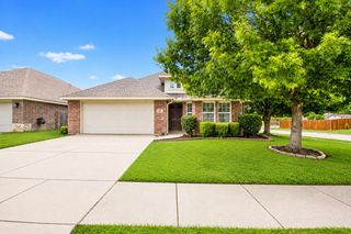 900 Cheryl Street, Crowley, TX 76036