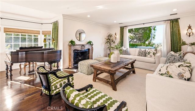 19501 Weeburn Court, Tarzana, CA 91356