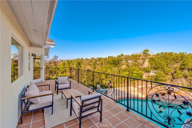 19501 Weeburn Court, Tarzana, CA 91356