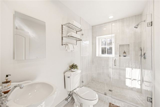 19501 Weeburn Court, Tarzana, CA 91356