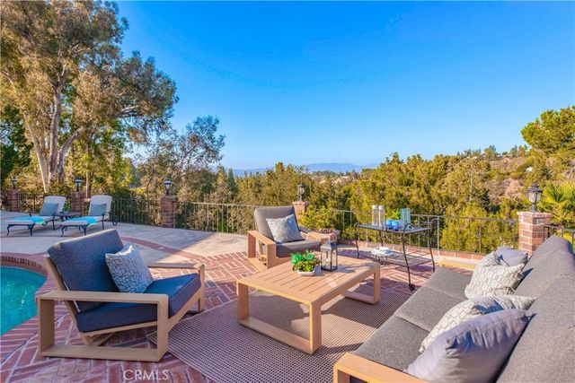 19501 Weeburn Court, Tarzana, CA 91356