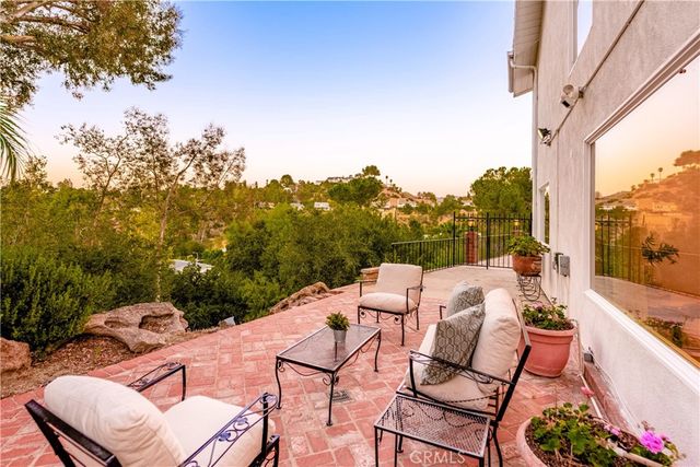 19501 Weeburn Court, Tarzana, CA 91356