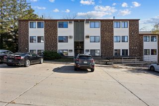 810 Benton Dr 12, Iowa City, IA 52246