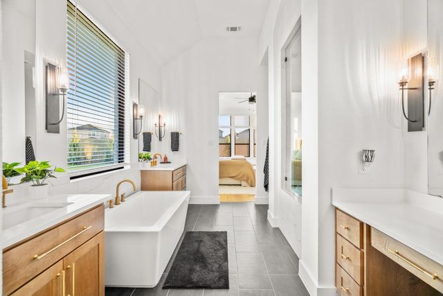 511 Irvine CIR, Liberty Hill, TX 78642