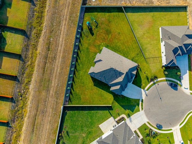 511 Irvine CIR, Liberty Hill, TX 78642