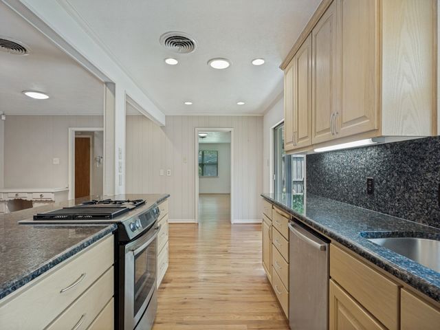 8426 Swift Avenue, Dallas, TX 75228