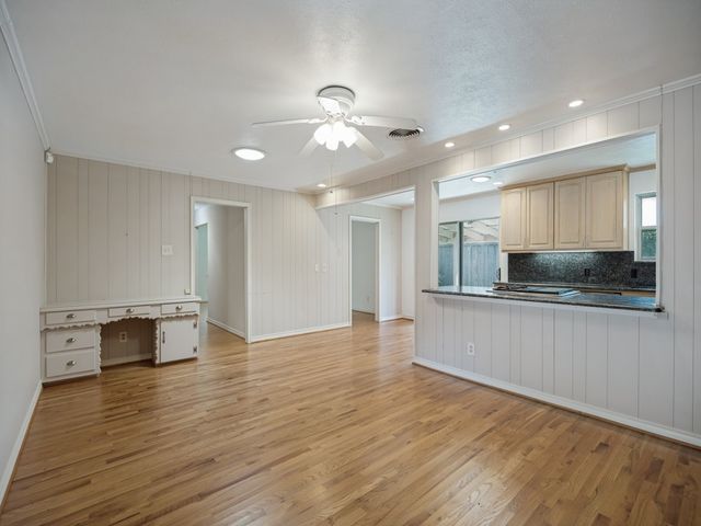 8426 Swift Avenue, Dallas, TX 75228