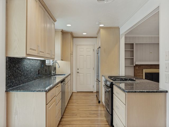 8426 Swift Avenue, Dallas, TX 75228