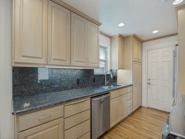 8426 Swift Avenue, Dallas, TX 75228