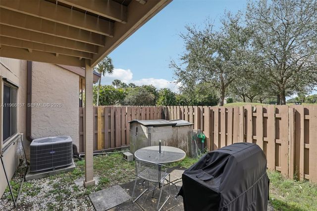 1881 SW 81st Ave, Davie, FL 33324