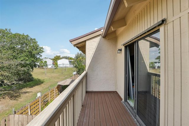 1881 SW 81st Ave, Davie, FL 33324