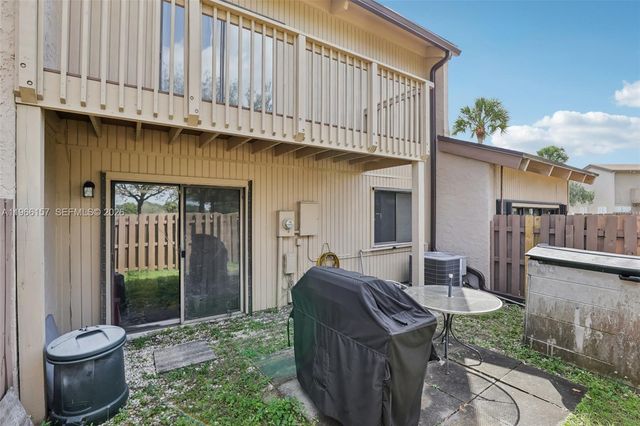 1881 SW 81st Ave, Davie, FL 33324