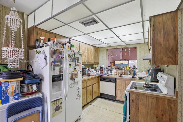 1881 SW 81st Ave, Davie, FL 33324