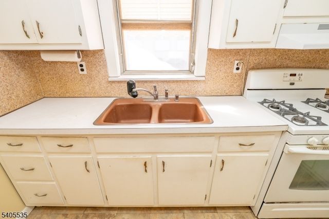 113 E Curtis St, Linden City, NJ 07036