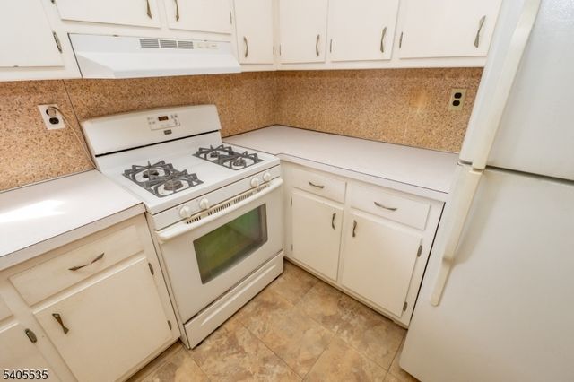 113 E Curtis St, Linden City, NJ 07036