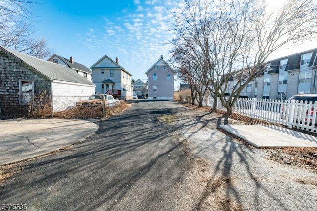 113 E Curtis St, Linden City, NJ 07036