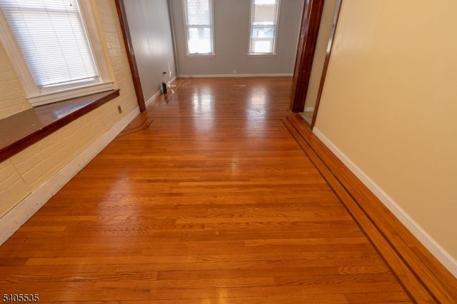 113 E Curtis St, Linden City, NJ 07036