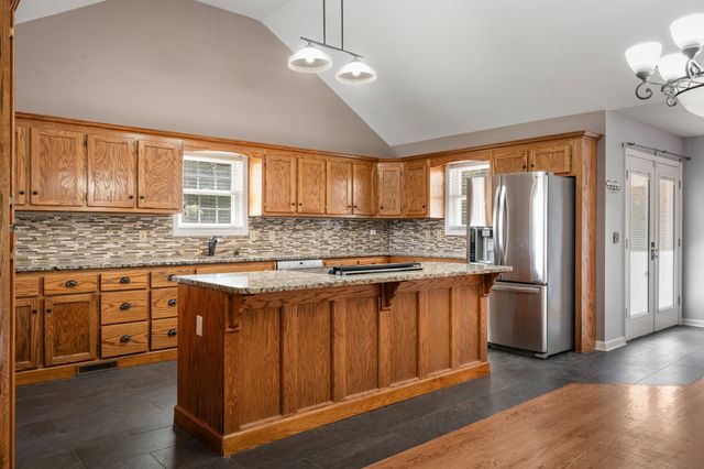 87 Hillcrest Rd, Manchester, TN 37355