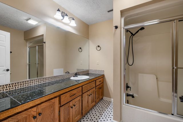 87 Hillcrest Rd, Manchester, TN 37355