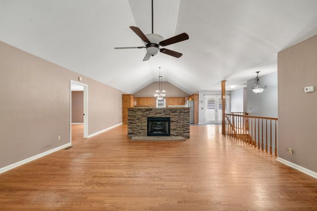 87 Hillcrest Rd, Manchester, TN 37355
