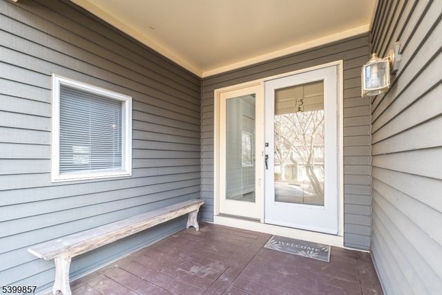 13 Greenbriar Ln, Clinton Twp., NJ 08801