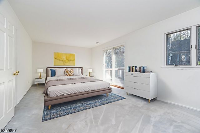 13 Greenbriar Ln, Clinton Twp., NJ 08801