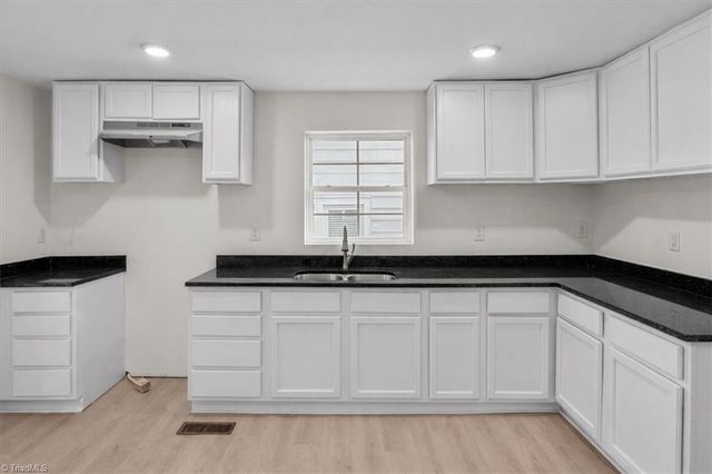 434 W 24th Street, Winston-salem, NC 27105