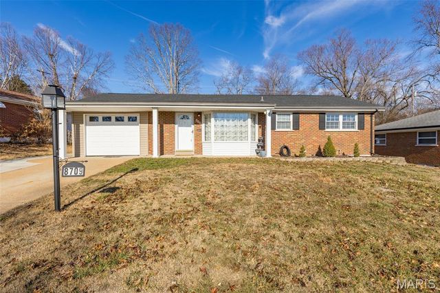 8709 Holbrook Drive, Affton, MO 63123