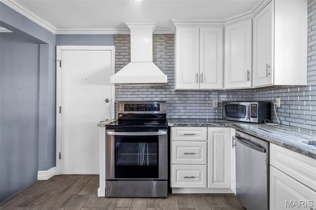 8709 Holbrook Drive, Affton, MO 63123