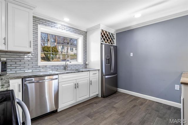 8709 Holbrook Drive, Affton, MO 63123