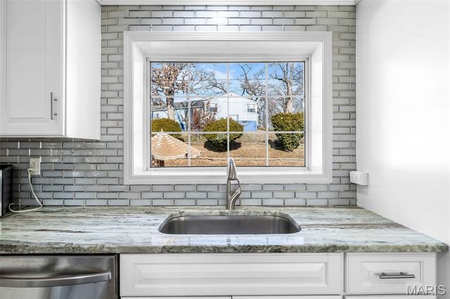 8709 Holbrook Drive, Affton, MO 63123