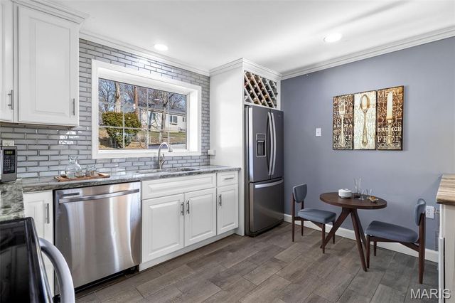 8709 Holbrook Drive, Affton, MO 63123