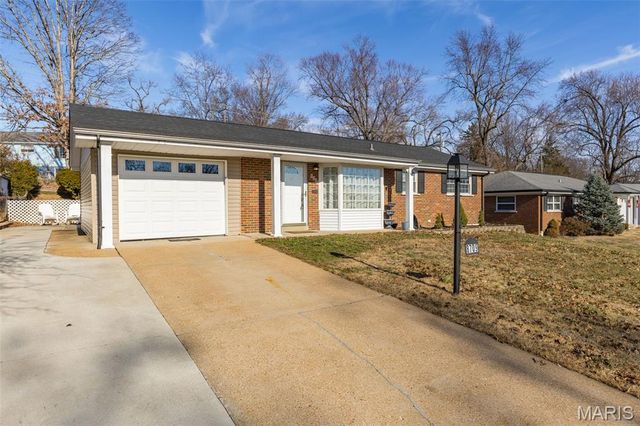 8709 Holbrook Drive, Affton, MO 63123