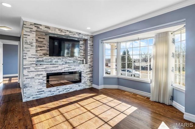 8709 Holbrook Drive, Affton, MO 63123